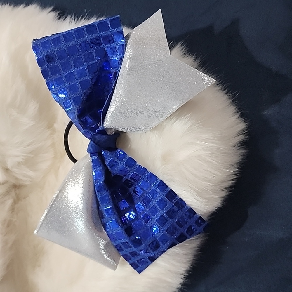 Cheer bow